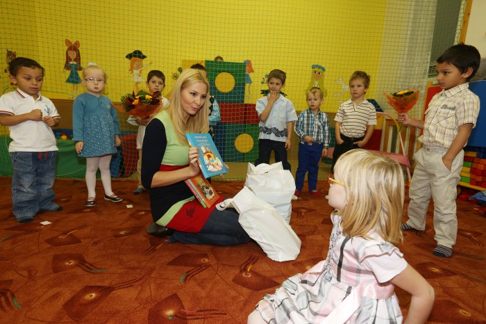 Ivana Gottová s dětmi z Klokánku. Foto: Herminapress