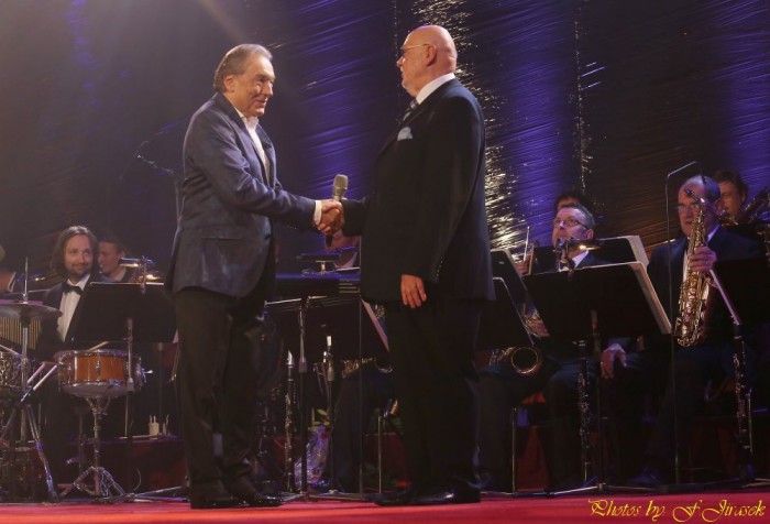 Karel Gott gratuloval Václavu Hybšovi k 80. narozeninám, foto: Herminapress