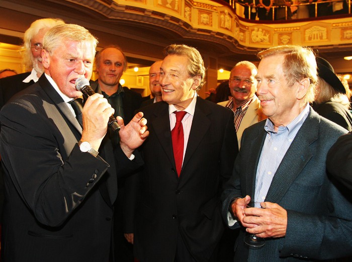 Karel Gott slavil se svými přáteli 70. narozeniny.