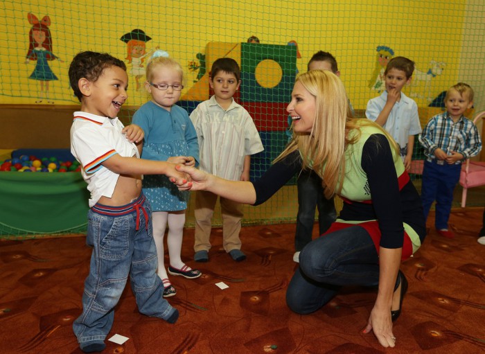 Ivana Gottová a děti z Klokánku. Foto: Herminapress