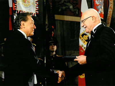 Karel Gott obdržel Medaili za zásluhy I. stupně