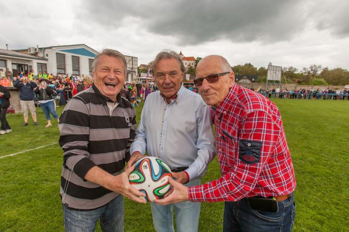 Karel Gott, Karel Štědrý a Josef Dvořák na slavnostním výkopu Amfory v Sadské, foto: Herminapress