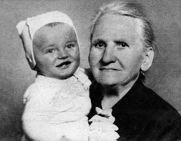 Karel Gott s babičkou