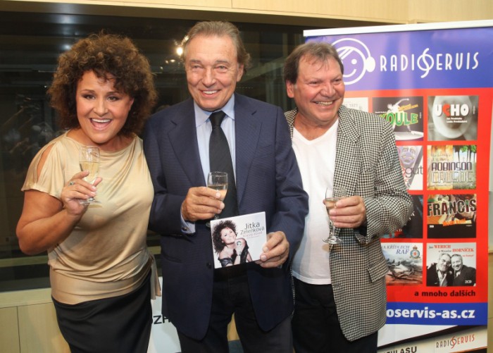 Jitka Zelenková, Karel Gott a Antonín Gondolán. Foto: Herminapress