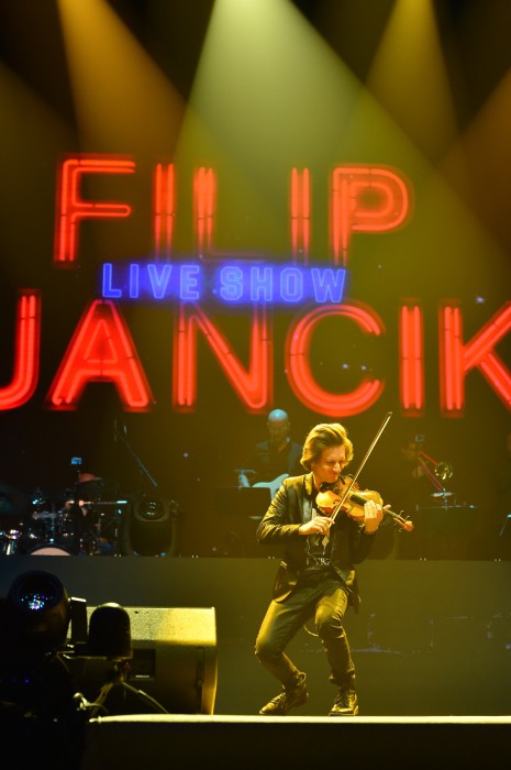 Filip Jančík se skladbou z filmu Pulp Fiction. Foto: Patrik Ratajský