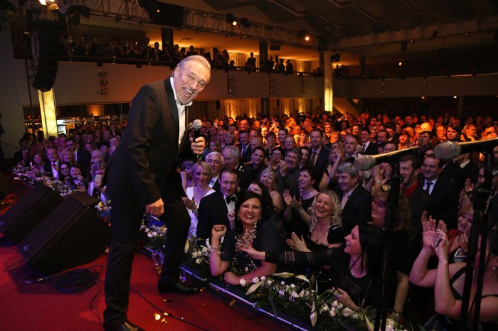 Karel Gott na plese v Kladně. Foto: F. Jirásek